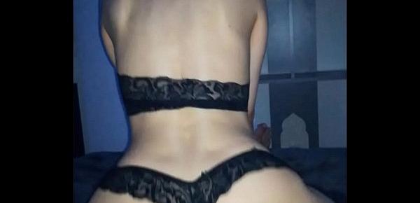 Neyla Kimy beurette striptease sur une bite